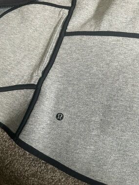 Reversible Lululemon hoodie vest